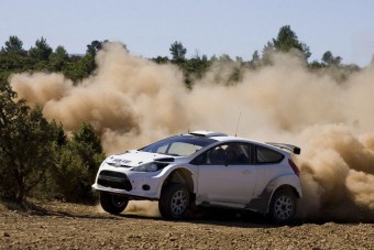 Hörög és visít az új rali Ford