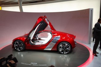 Csak a villany, csak azt szereti - Renault