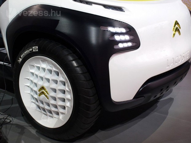 A pólógyáros Citroënje 7