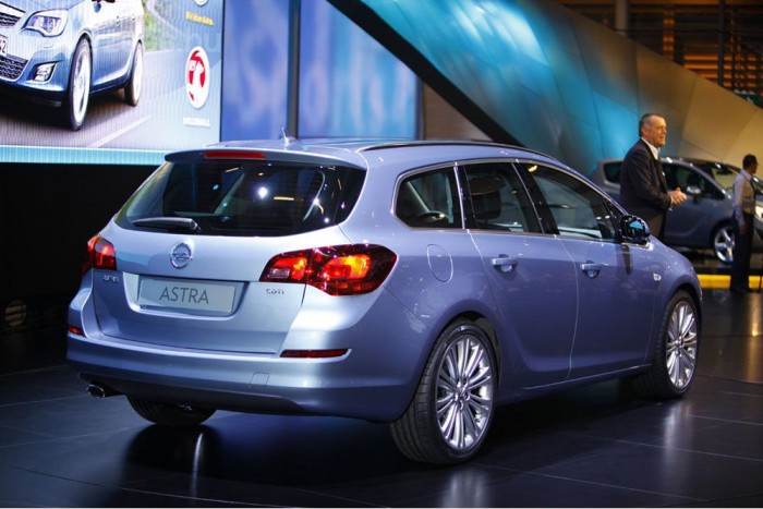 Itt a sportos és puttonyos Astra – videó 6