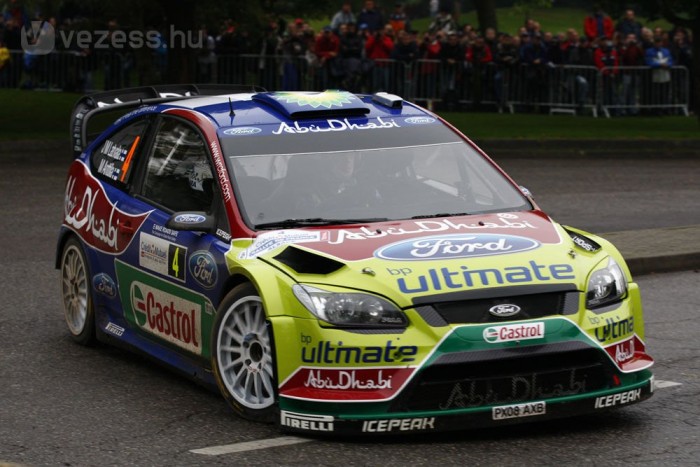 Loeb uralja a Francia-ralit 7