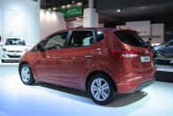 A kis egyterű a Venga, Nissan Note, Honda Jazz pályáján támad