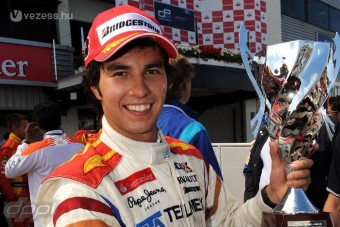 Hivatalos: mexikói újonc a Saubernél