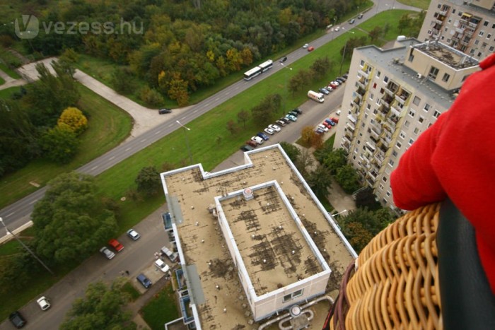Kipróbáltuk a hőlégballonozást 13 | Vezess Hihetetlen, de arra a zöld sávra fogunk leszállni