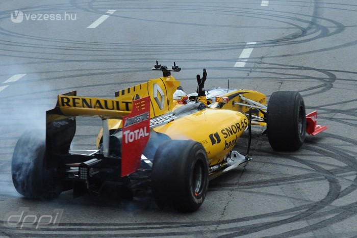 F1: Teljhatalmat kapott Renault-főnök
