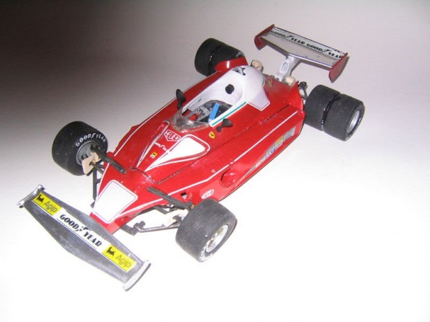 Dupla kerék hátul.