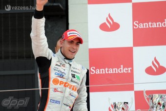 F1: A Williams újoncot cserél?