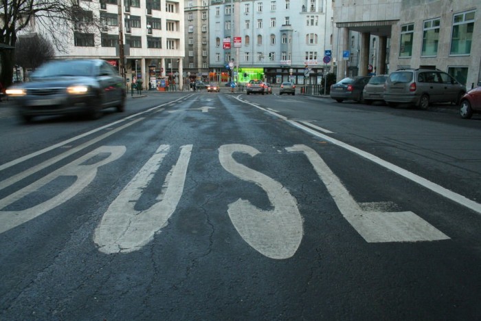 Nem nyílik meg a buszsáv az elektromos autók előtt