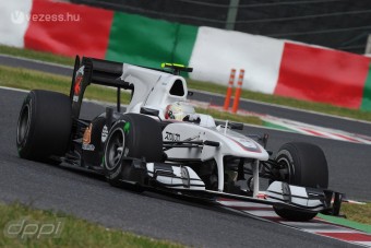 F1: Kobayashi meg se kínozta az autót