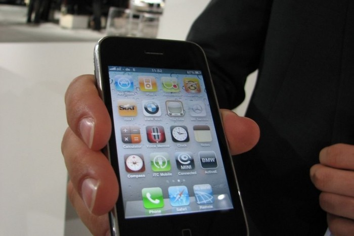 A jövő BMW-it vezettük 14 | Vezess Hopp, egy Merci-alkalmazás is becsúszott