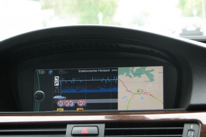 A jövő BMW-it vezettük 8 | Vezess Elektromikus horizont: jó előre látható, mikor kell lassítani