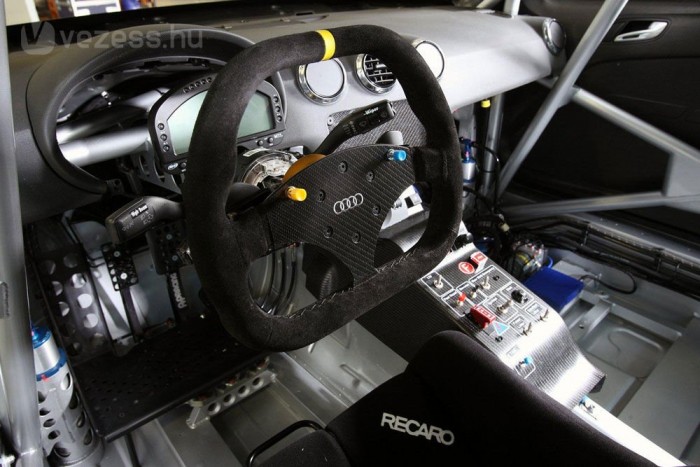 Versenyautó az Audi TT-ből 6