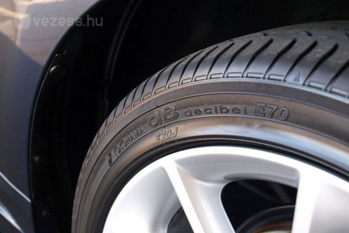 A kényelem egyik összetevője a csend. A gumiabroncsok is ennek érdekében lettek választva.