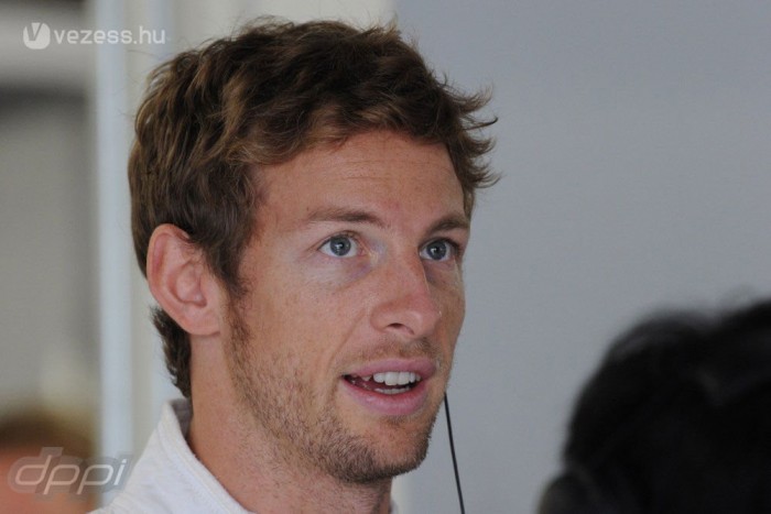 F1: Button előnyben van? 3