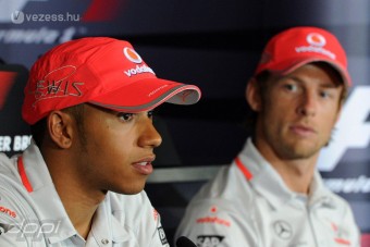 Hülyeség leírni Buttont és Hamiltont!