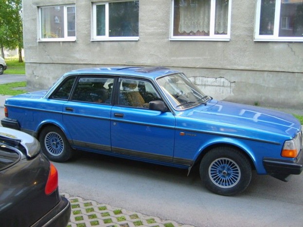 Ritka mint űrben a füttyszó – Volvo 243 1