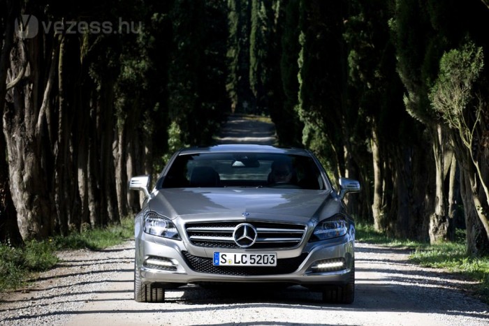 Meghalt a király, éljen a király! Mercedes CLS 14