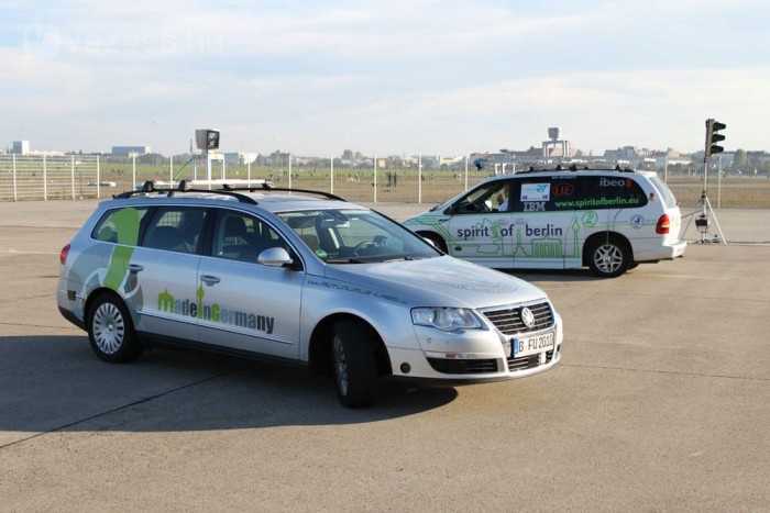 Itt a jövő taxija, vezető nincs benne 6 | Vezess Itt a jövő taxija, vezető nincs benne 6