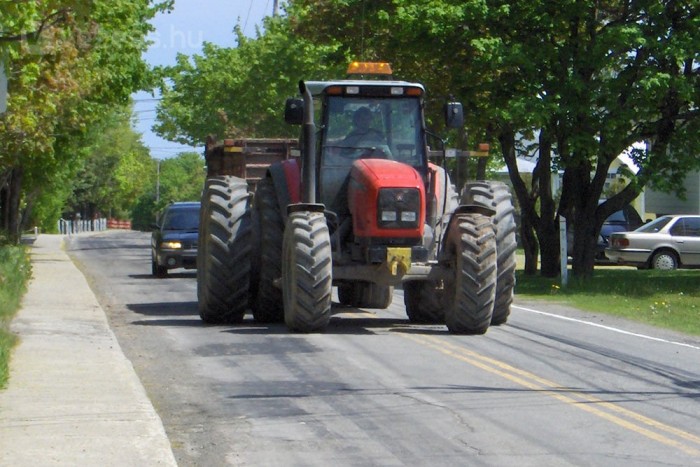 Veszélyes sár az utakon