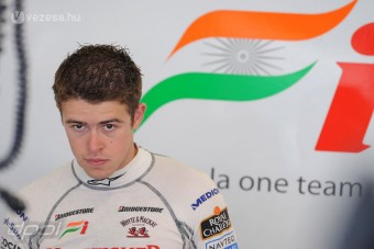 Előléptetné a tesztpilótát a Mercedes