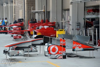 Tiszta pénteket remél a McLaren