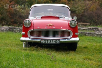 Nyolcvannal, vigyorogva