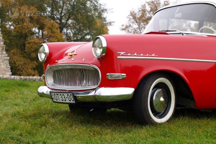 Műanyagnak akkoriban még semmi helye nem volt az autókon