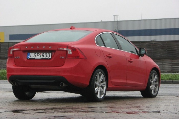 Autom. fékezés aktiválva volt 12 | Vezess 4 méter 63 centi, de nincs másfél méter magas