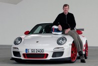 Röhrl lassan húsz éve dolgozik a Porschének