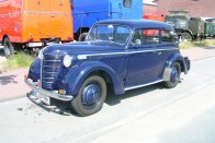 1937-1940, illetve 1947-1949 között készült az Olympia OL38, 37 lóerős motorral