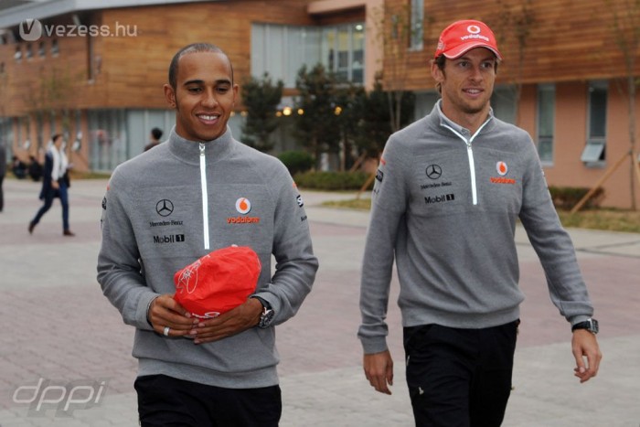 F1: Button nem akar hátvédnek állni