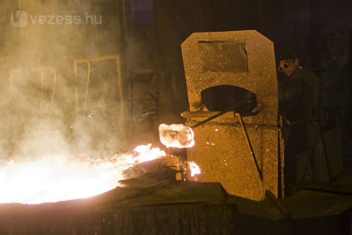 1,5 tonnás oszlop került a Margit hídra 6 | Vezess 1,5 tonnás oszlop került a Margit hídra 6