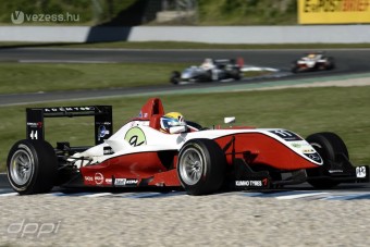 F3-as élcsapatnál tesztel a magyar ifjonc