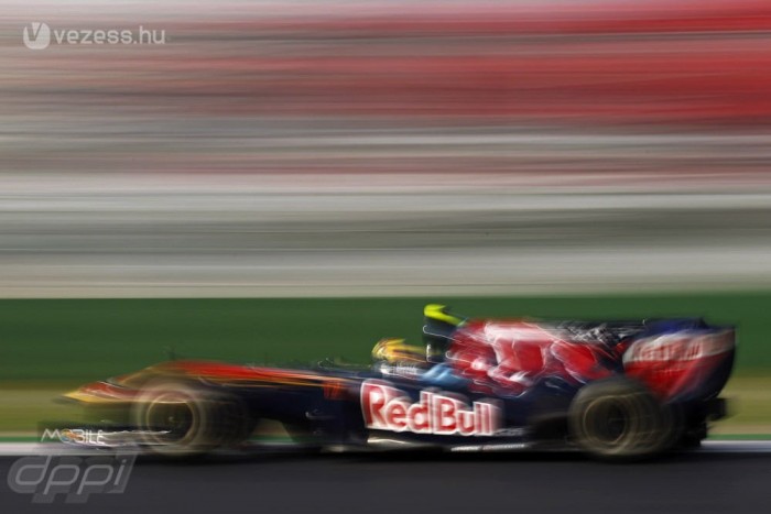 F1: Már hajtanak a leöregezett Webber helyére