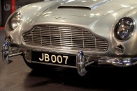 900 millióért kelt el James Bond autója 30