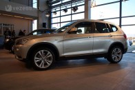 Megérkezett Magyarországra az új BMW X3. Szebb és nagyobb, mint elődje. Kategóriájának legerősebb dízelmotorjával a legtakarékosabbnak is ígérkezik.