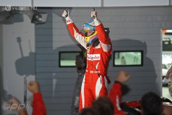 F1: Alonso foltot ejt a bajnokságon?