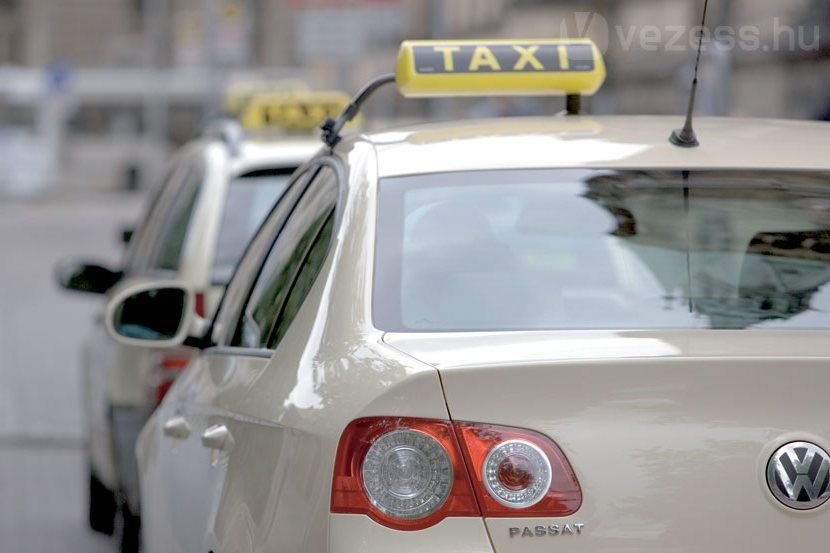 Lecserélték a reptéri taxitársaságot 7