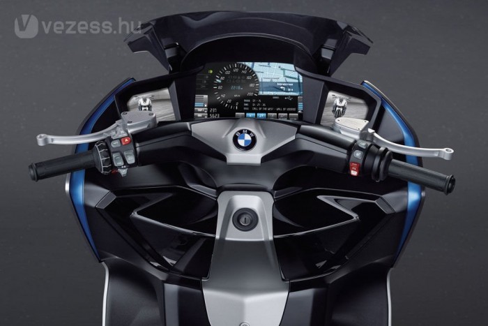 Kétkerekű városi BMW 7