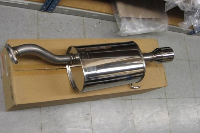 Hová kerüljön a kopottabb gumi? 12 | Vezess A végdob szép hangot adhat, ugyanakkor hosszú úton lehet kellemetlen is az állandó dörmögés