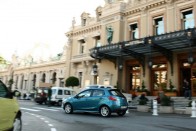 A Monte-Carlo-i Casino előtt is csalinkáztunk vele