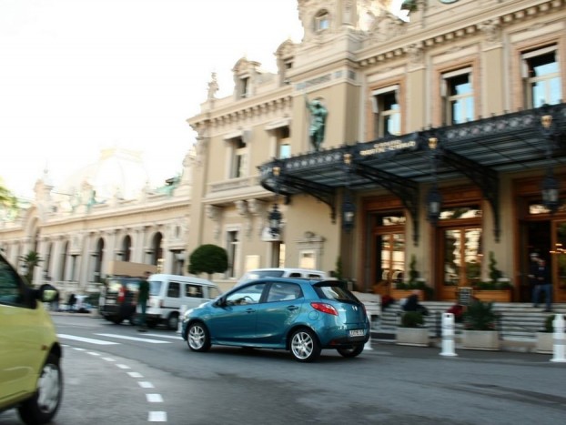 A Monte-Carlo-i Casino előtt is csalinkáztunk vele