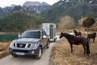 Nincs más dízel pickup hathengeres motorral. A Navara és a Pathfinder gyári átlagfogyasztása egyformán 9,5 liter százon az új hathengeressel