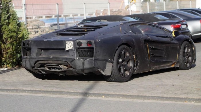 700 lóerős lesz az új Lamborghini 6