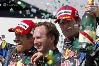 Vettel füstre vár, Webber belenyugodott