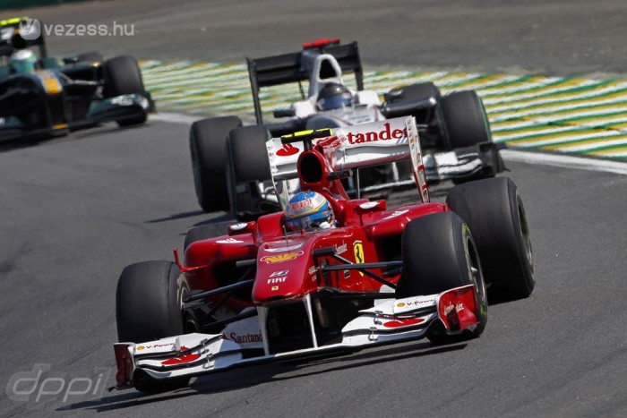 F1: A Ferrari az utolsó méterig vár