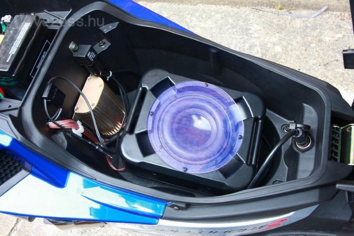 Ittasan vezetett, lebukott 11 | Vezess Heremasszírozó az ülés alatt