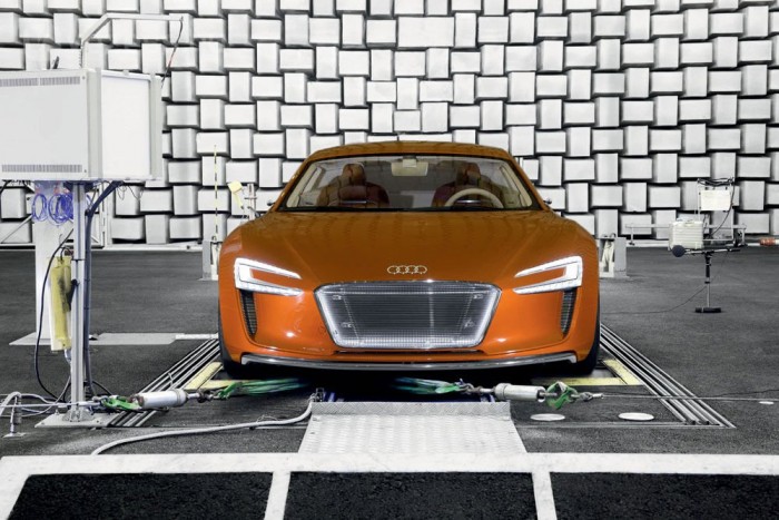 Az e-tronnak már készül a hangja 