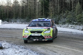 Tökéletes rossz időben tesztelt a Ford