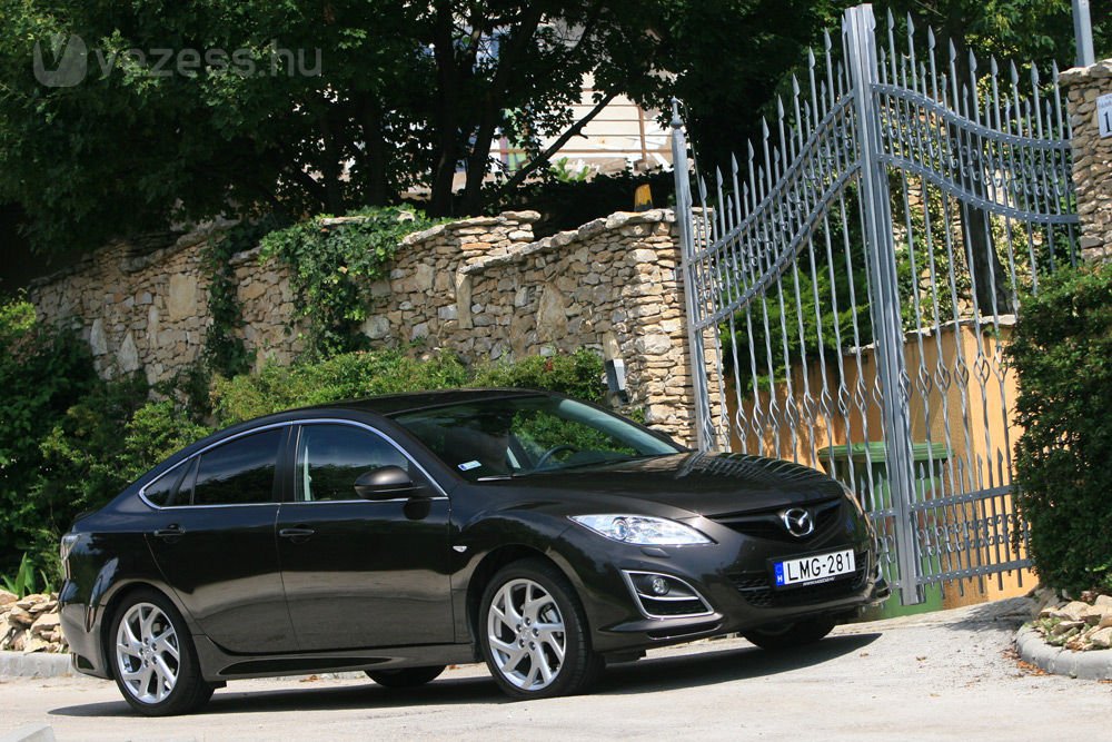 42007_325628_1000x700.jpg | Vezess | Vezess Csekély a 2,5 literes benzines aránya a modellmixben. 2008-ban 7,4, tavaly 8,2, idén 3,8 százalék volt